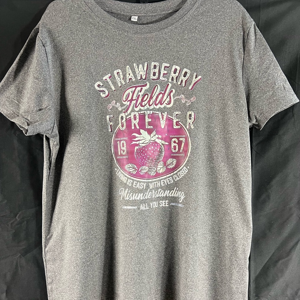 Strawberry Fields Forever 1967 Graphic T-Shirt Women’s XXL Gray Short Sleeve Tee